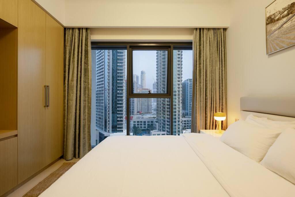 Apartment Modren 1br In Burj Royale 5mins Walk To Burj Khalifa - 508