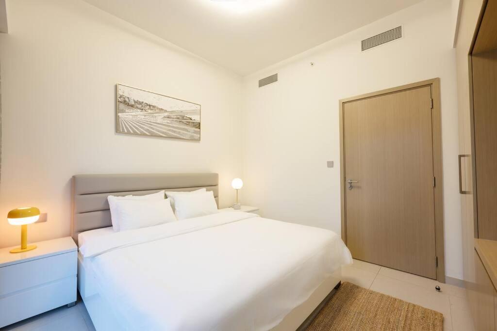 Apartment Modren 1br In Burj Royale 5mins Walk To Burj Khalifa - 508 *