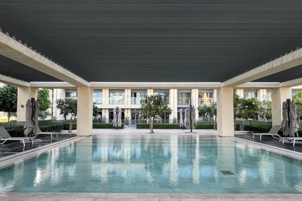 Apartment Modren 1br In Burj Royale 5mins Walk To Burj Khalifa - 508 Dubai