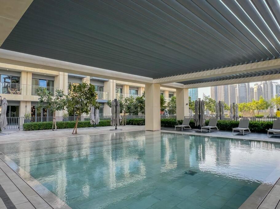 Modren 1br In Burj Royale 5mins Walk To Burj Khalifa - 508 * Dubai