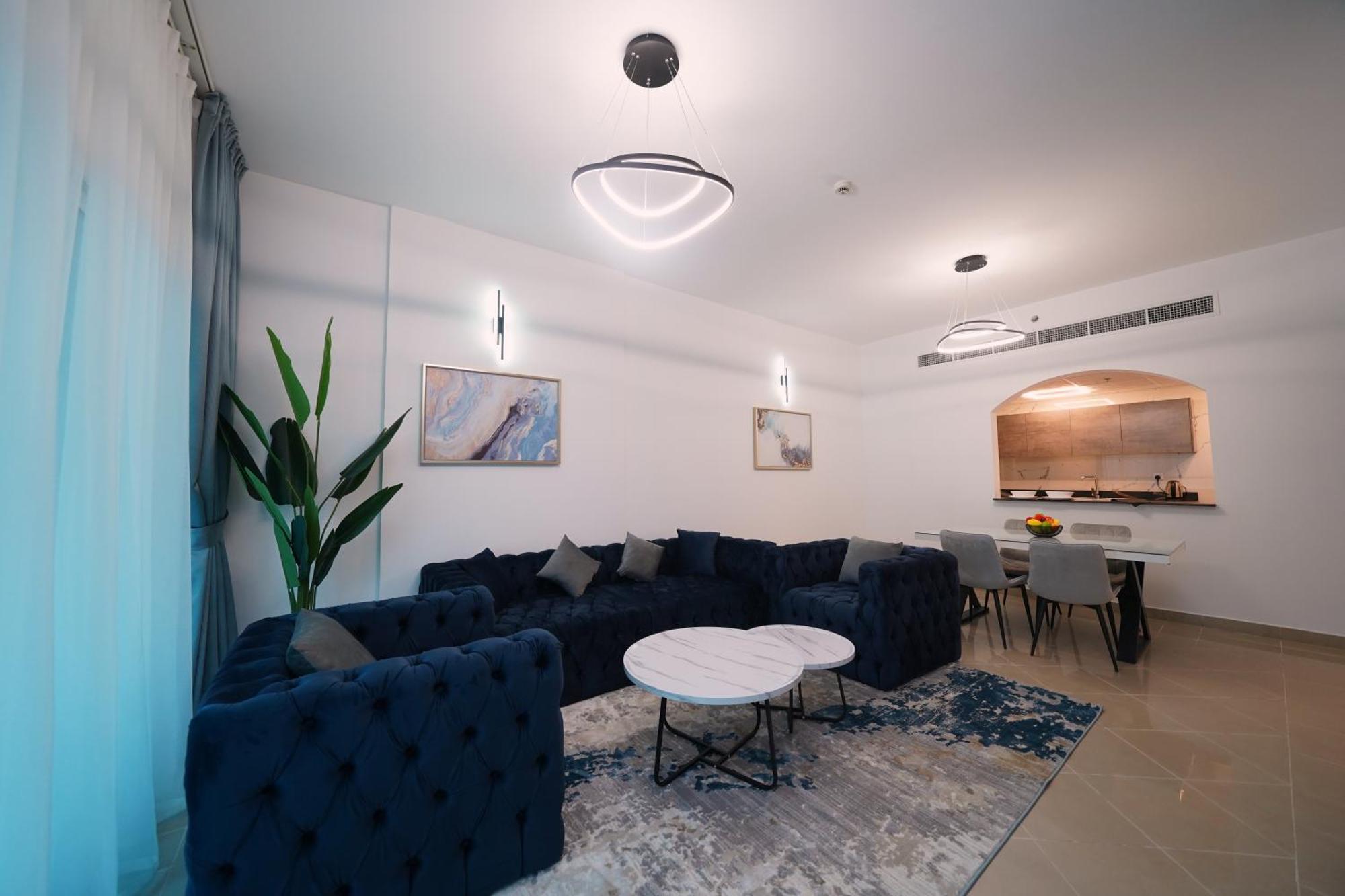 Spacious Modernized 2 Bedroom And Duplex 4 Br By Taskeen Homes Apartamento