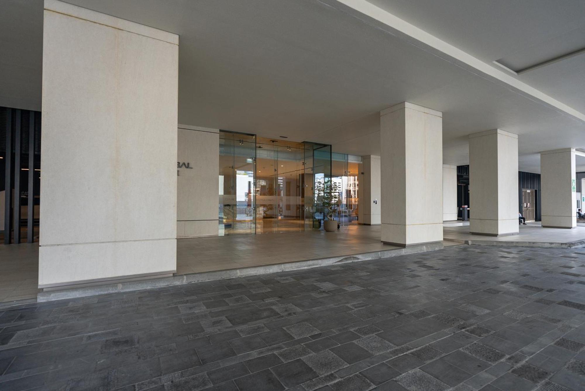 Apartment Elegant 2-bedroom Apartment, Branded & Luxury Amenities