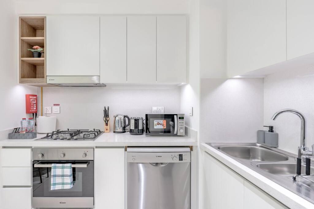Luxurious 2br With Burj Khalifa View * Dubai