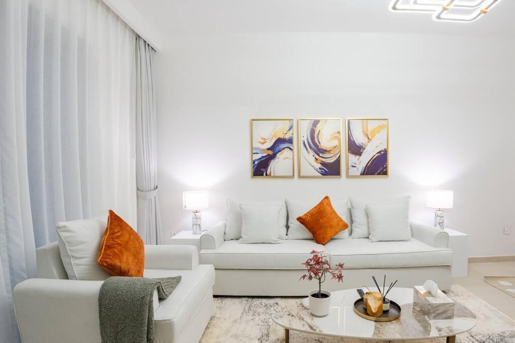 Luxurious 2br With Burj Khalifa View Apartment