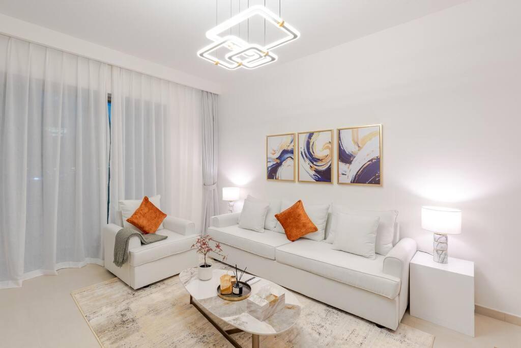 Luxurious 2br With Burj Khalifa View