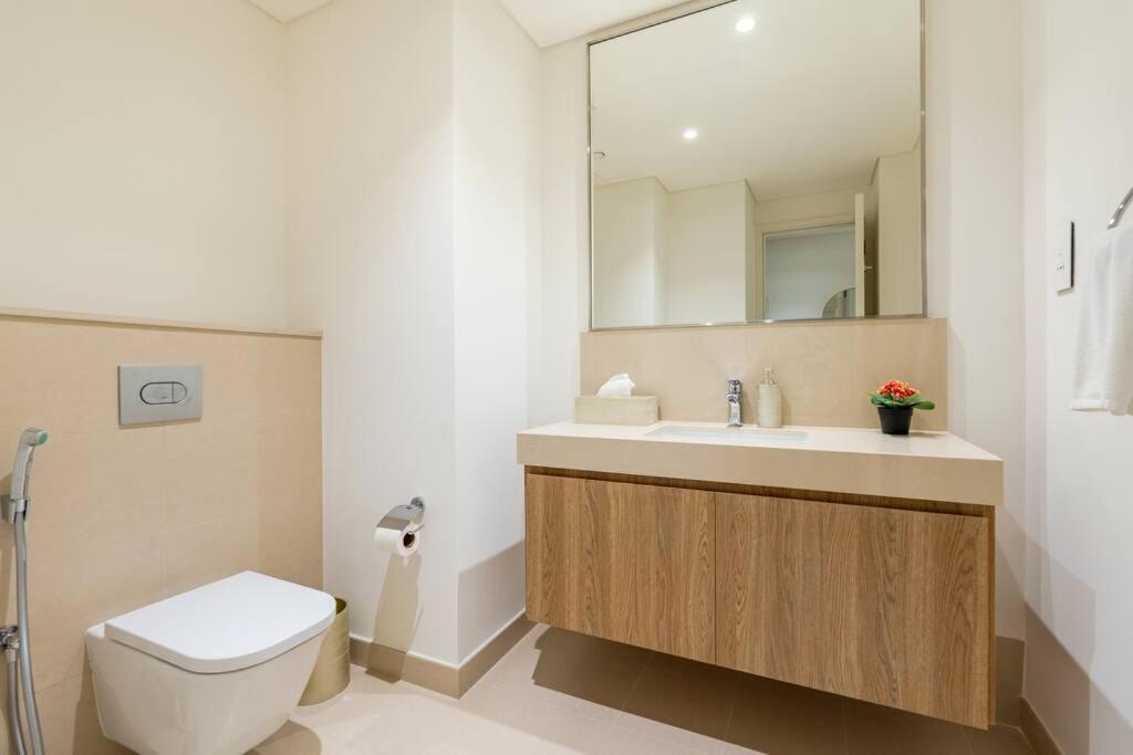 Luxurious 2br With Burj Khalifa View Apartment