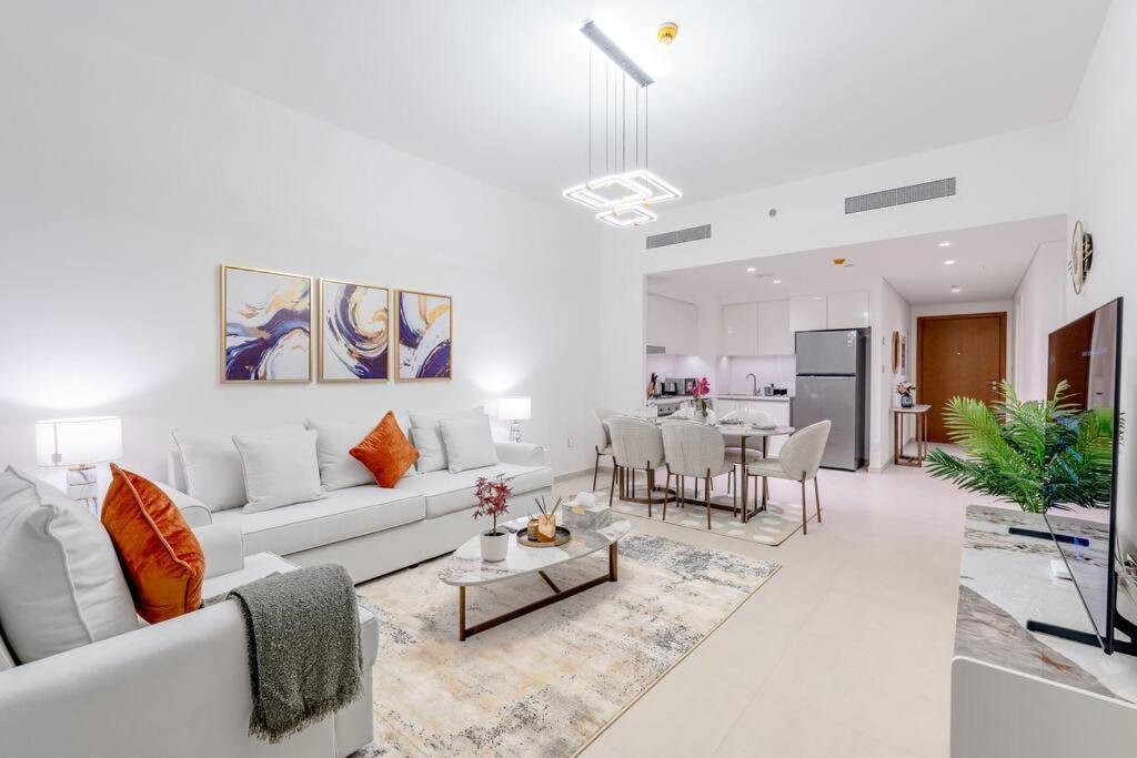 Luxurious 2br With Burj Khalifa View Dubai