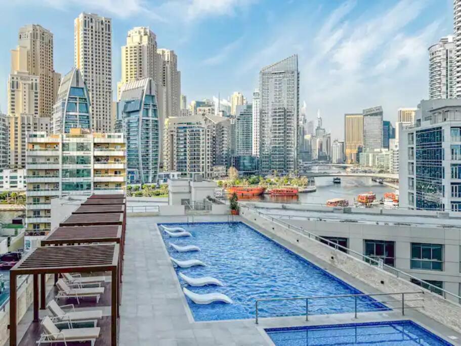Apartment Stunning Newly Furnished Marina Dubai