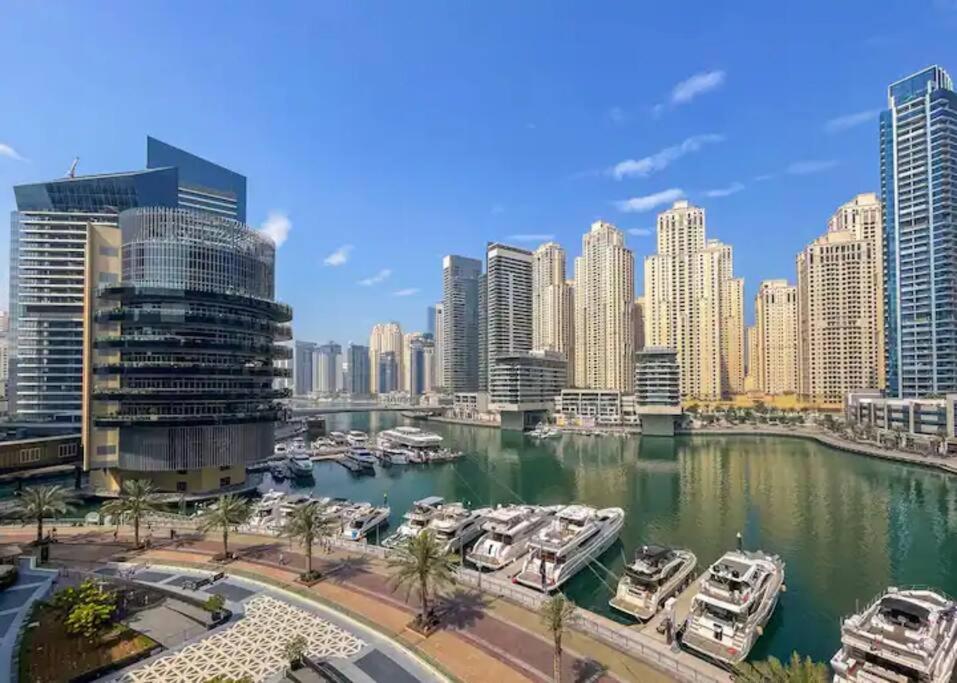 Apartment Stunning Newly Furnished Marina *