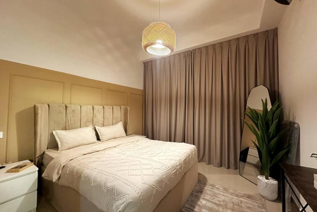 Stunning Newly Furnished Marina Apartment Dubai