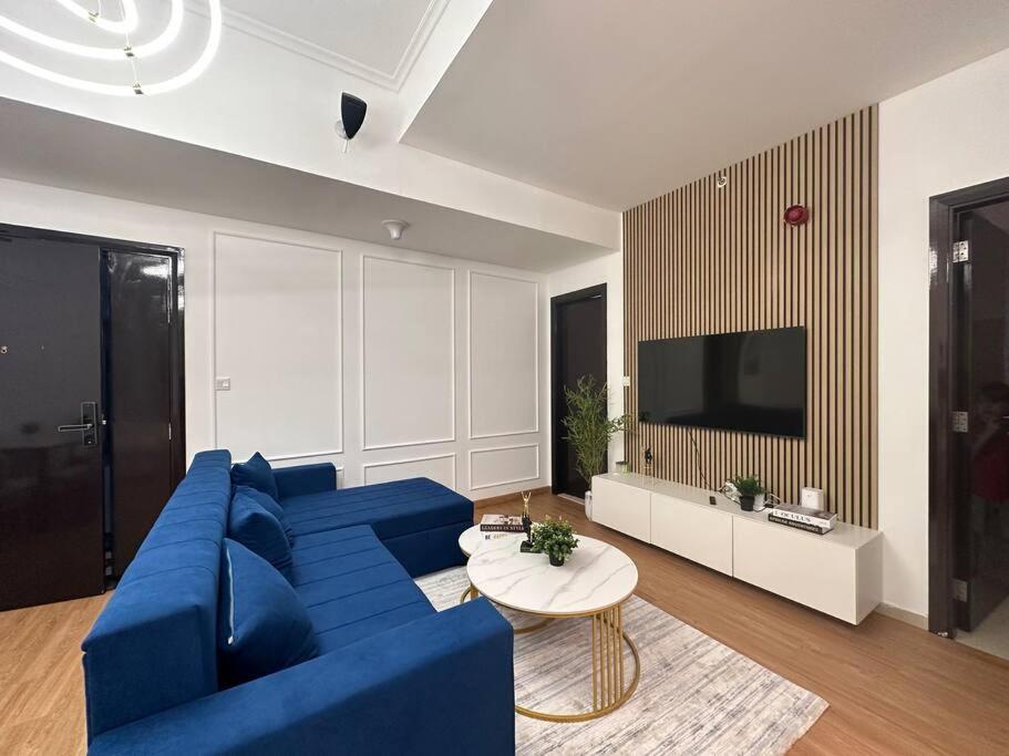 Apartment Stunning Newly Furnished Marina Dubai