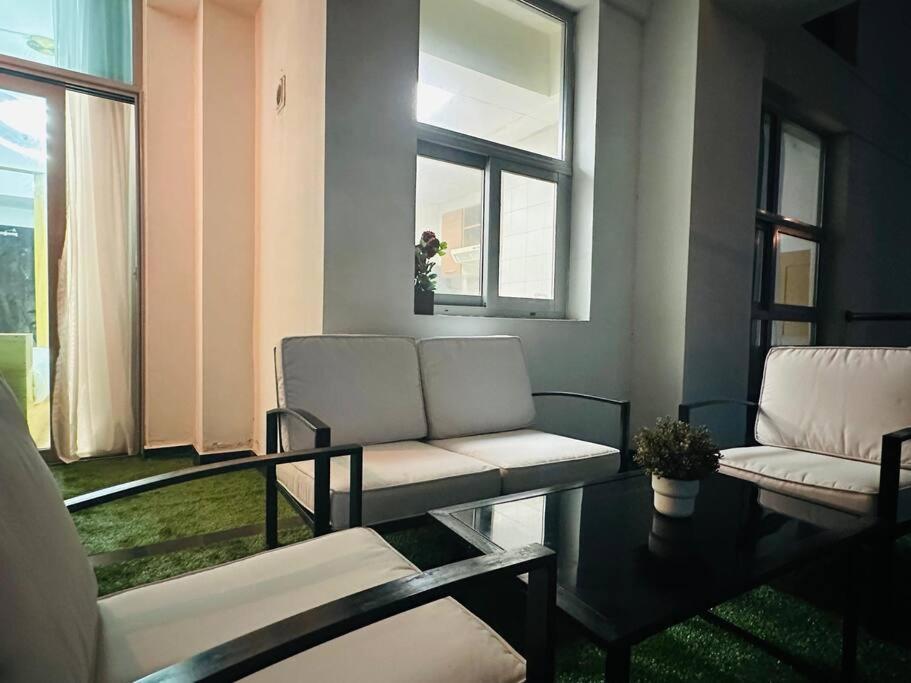 Stunning Newly Furnished Marina Dubai