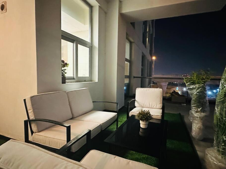 Stunning Newly Furnished Marina * Dubai