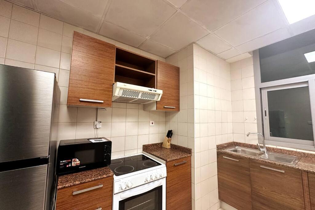 Stunning Newly Furnished Marina Apartment Dubai