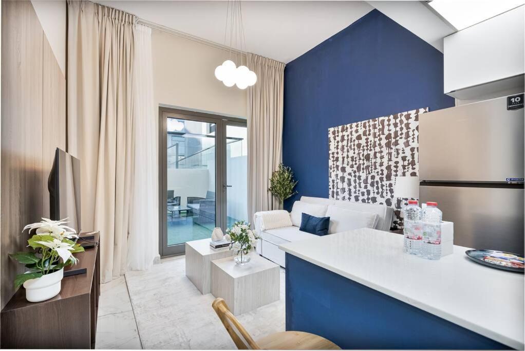 Serene With Pool And Gym Apartment Dubai