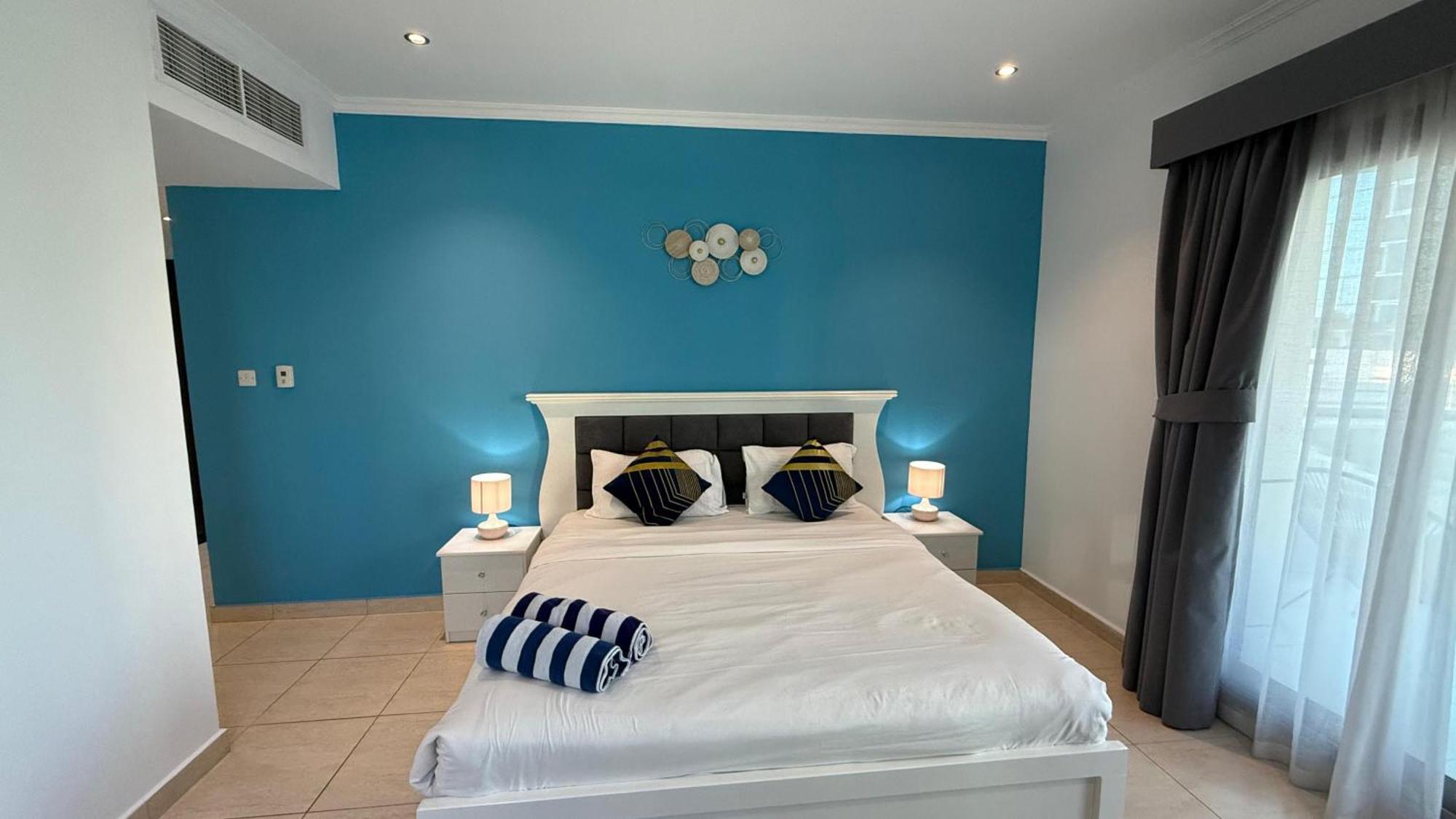 Premium Marina Two Bedroom With Sea View - Family Only Daire *