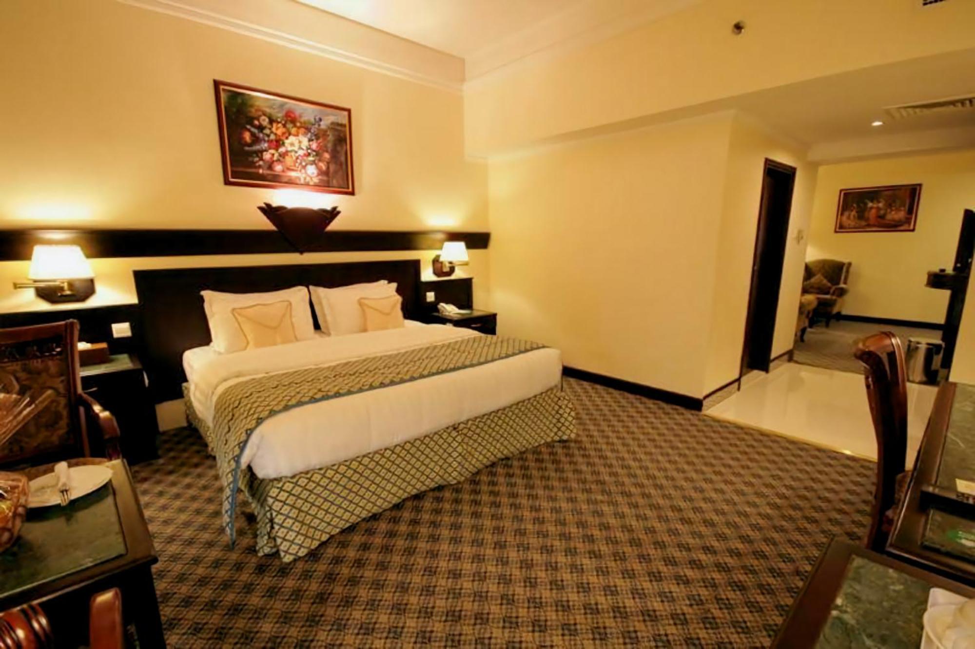 Claridge 3* Dubai