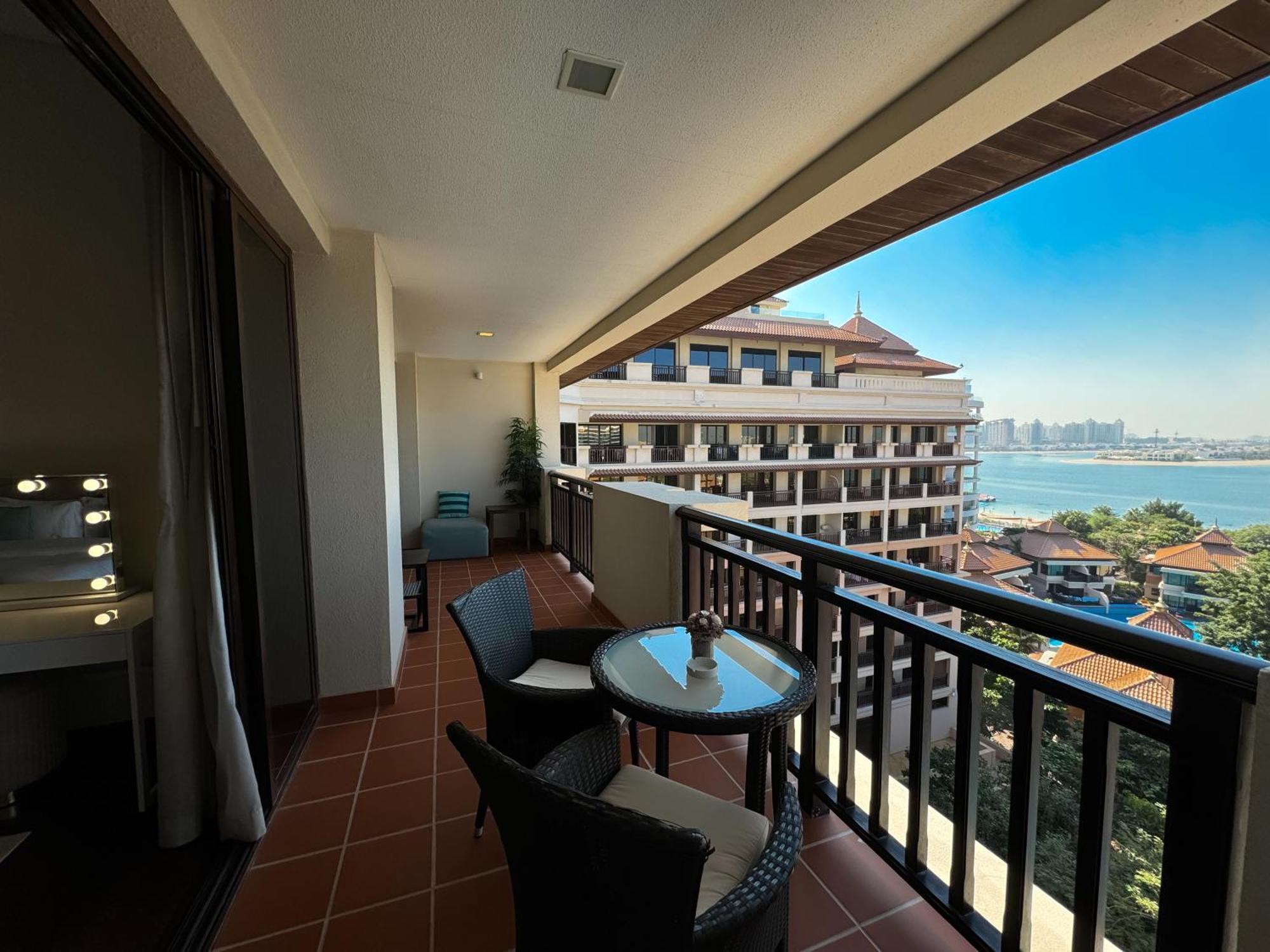 Daire Elegant 1br Full Palm View At 5 Star