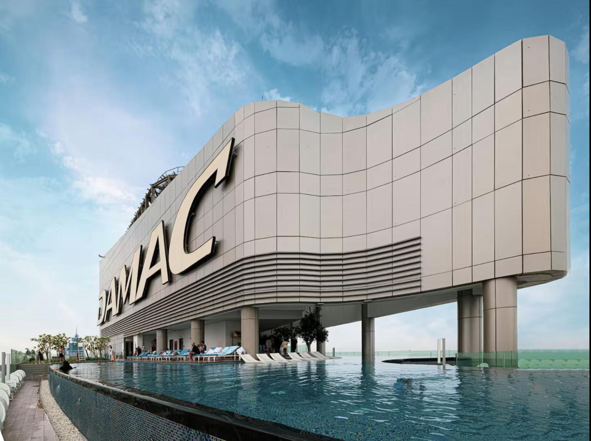 Highest Infinity Pool In Downtown Apartment