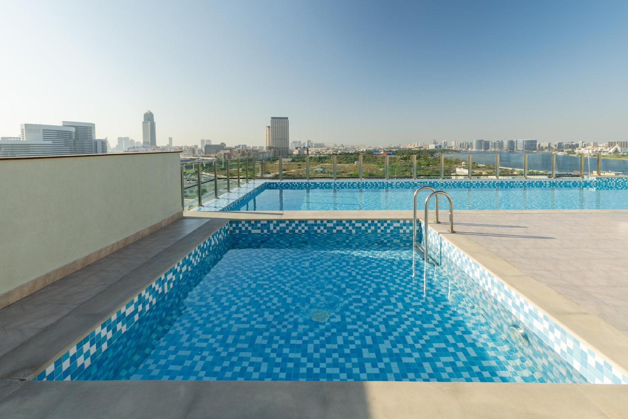 Apartment Waves - Elegant 1br Near Metro & Creek Harbour *