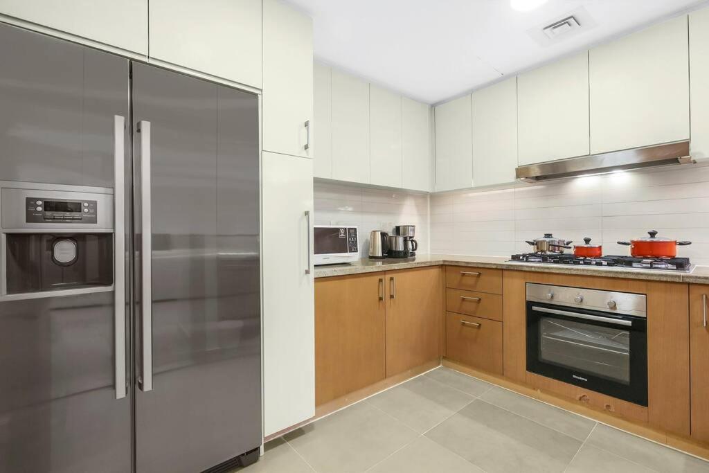 Apartment First Class 3br Panoramic Skyline View