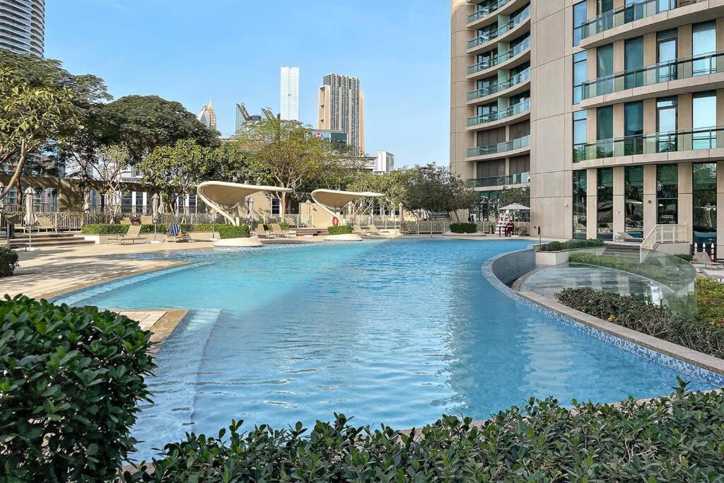 First Class 3br Panoramic Skyline View * Dubai