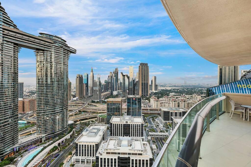 First Class 3br Panoramic Skyline View Apartment