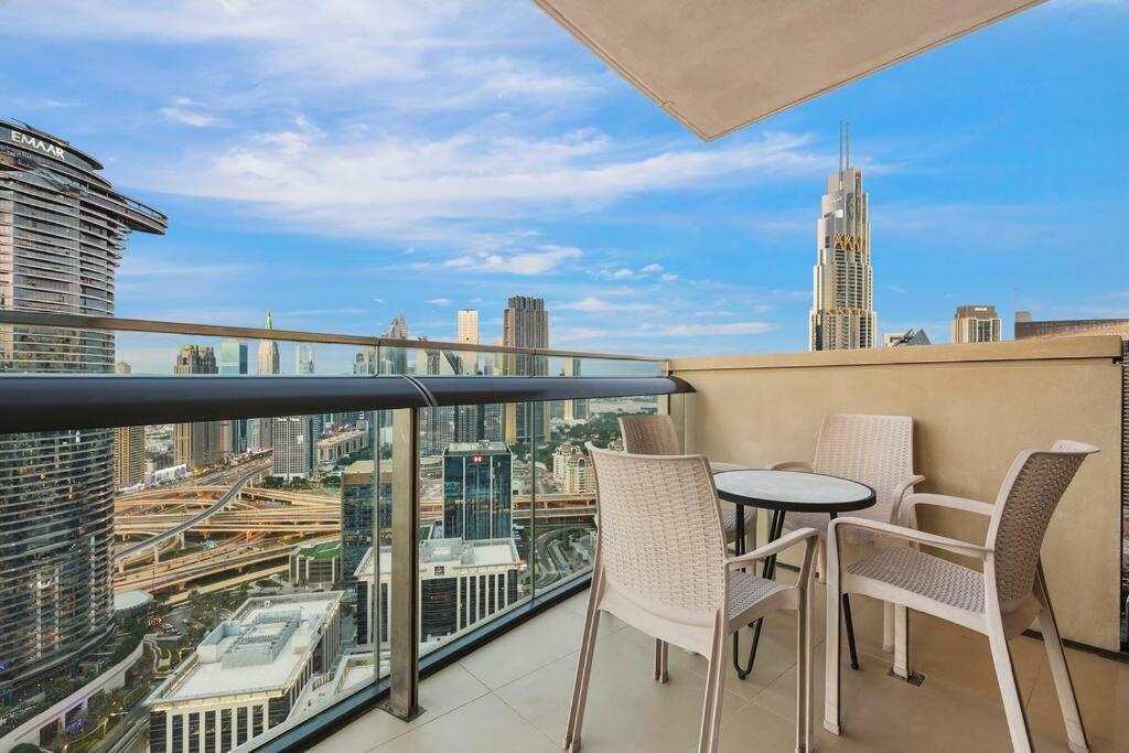 First Class 3br Panoramic Skyline View Apartment Dubai
