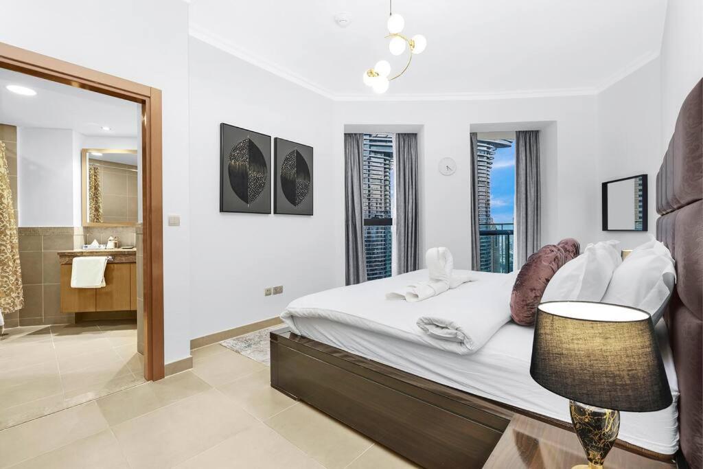 First Class 3br Panoramic Skyline View Dubai