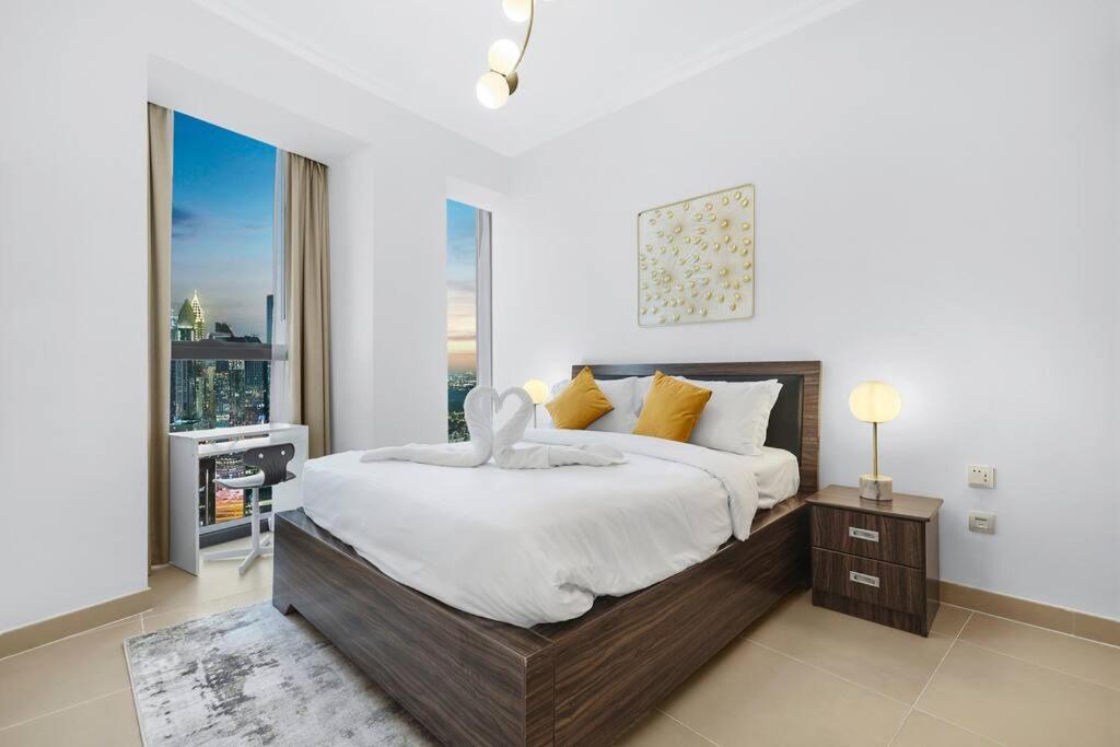 First Class 3br Panoramic Skyline View Apartment