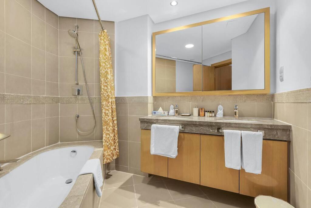 Apartment First Class 3br Panoramic Skyline View *