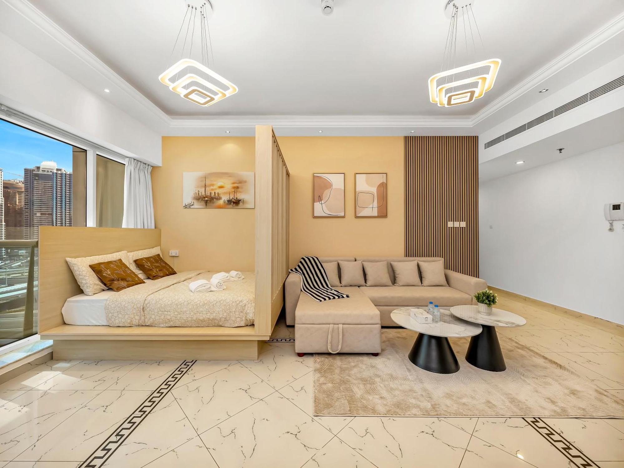 Spacious Near Metro & In Marina Apartment