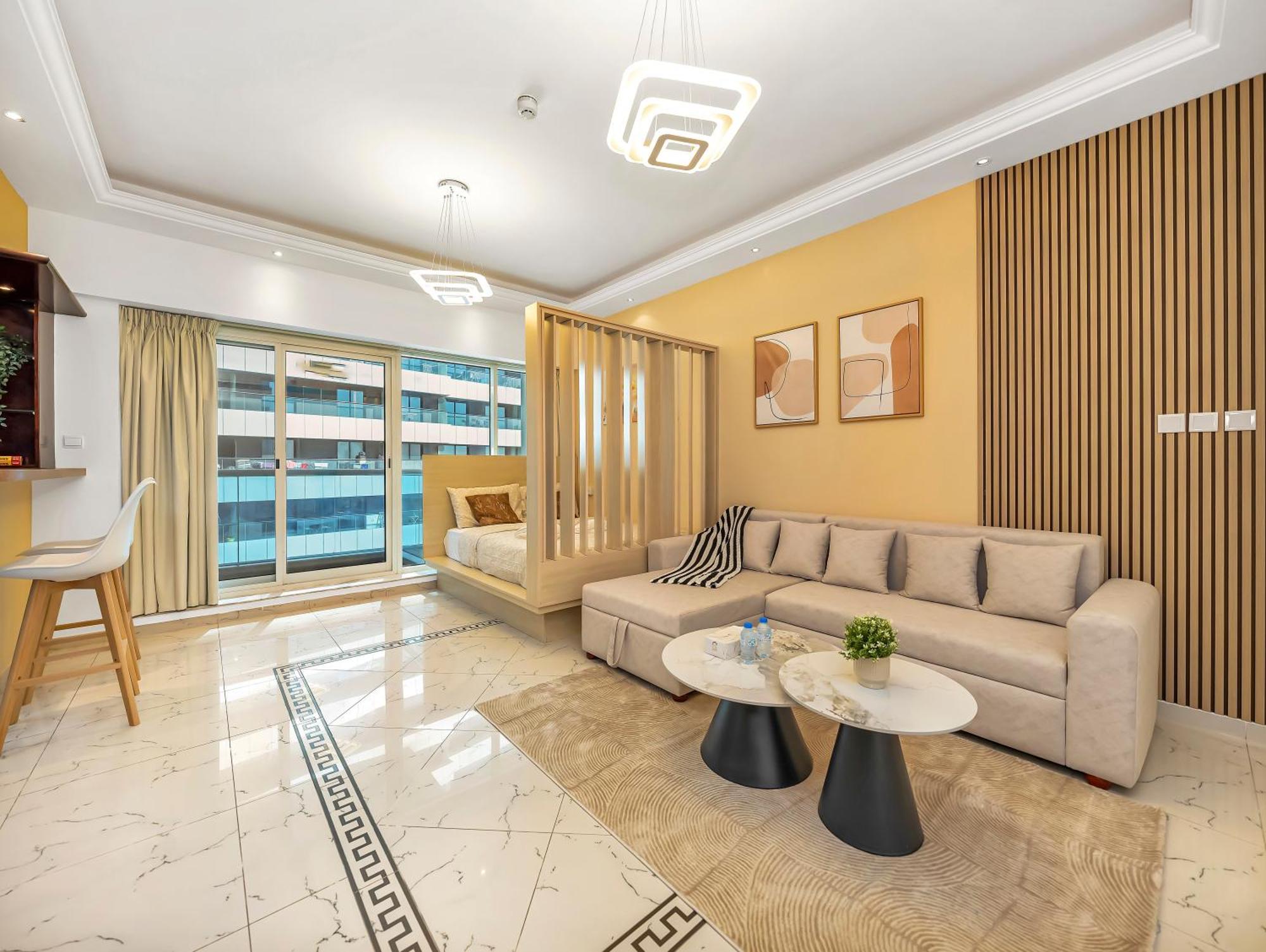 Spacious Near Metro & In Marina Apartment *