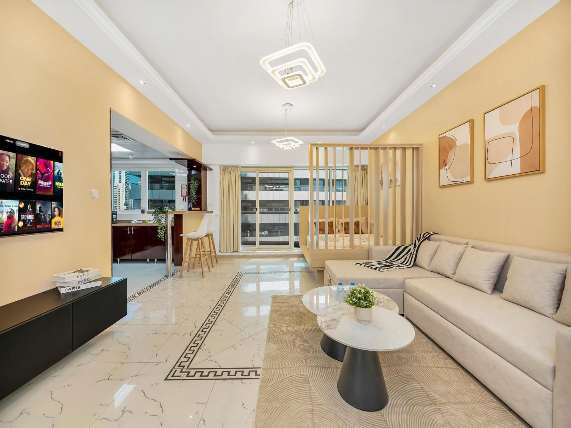 Apartment Spacious Near Metro & In Marina Dubai