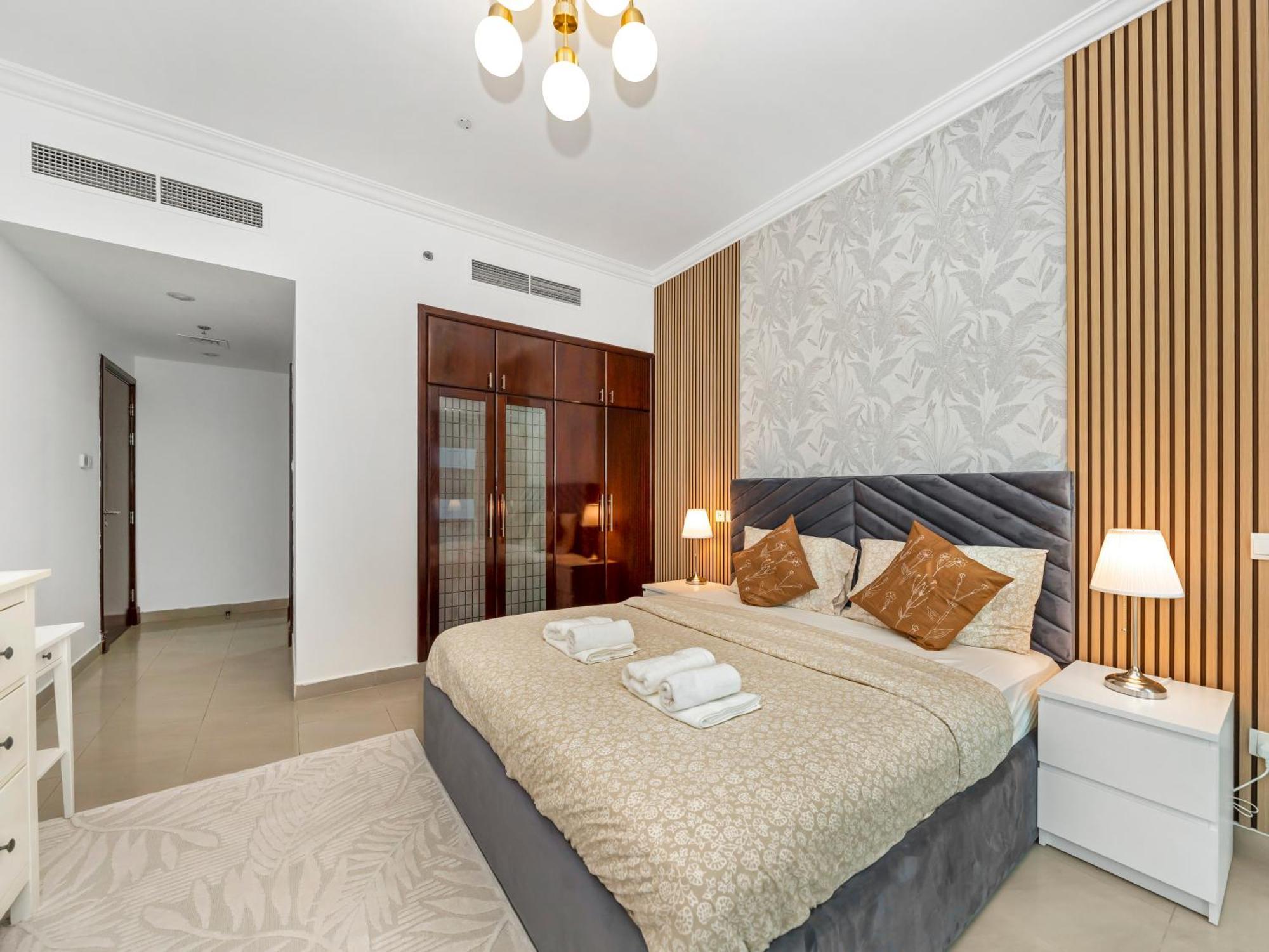 Spacious Near Metro & In Marina Dubai