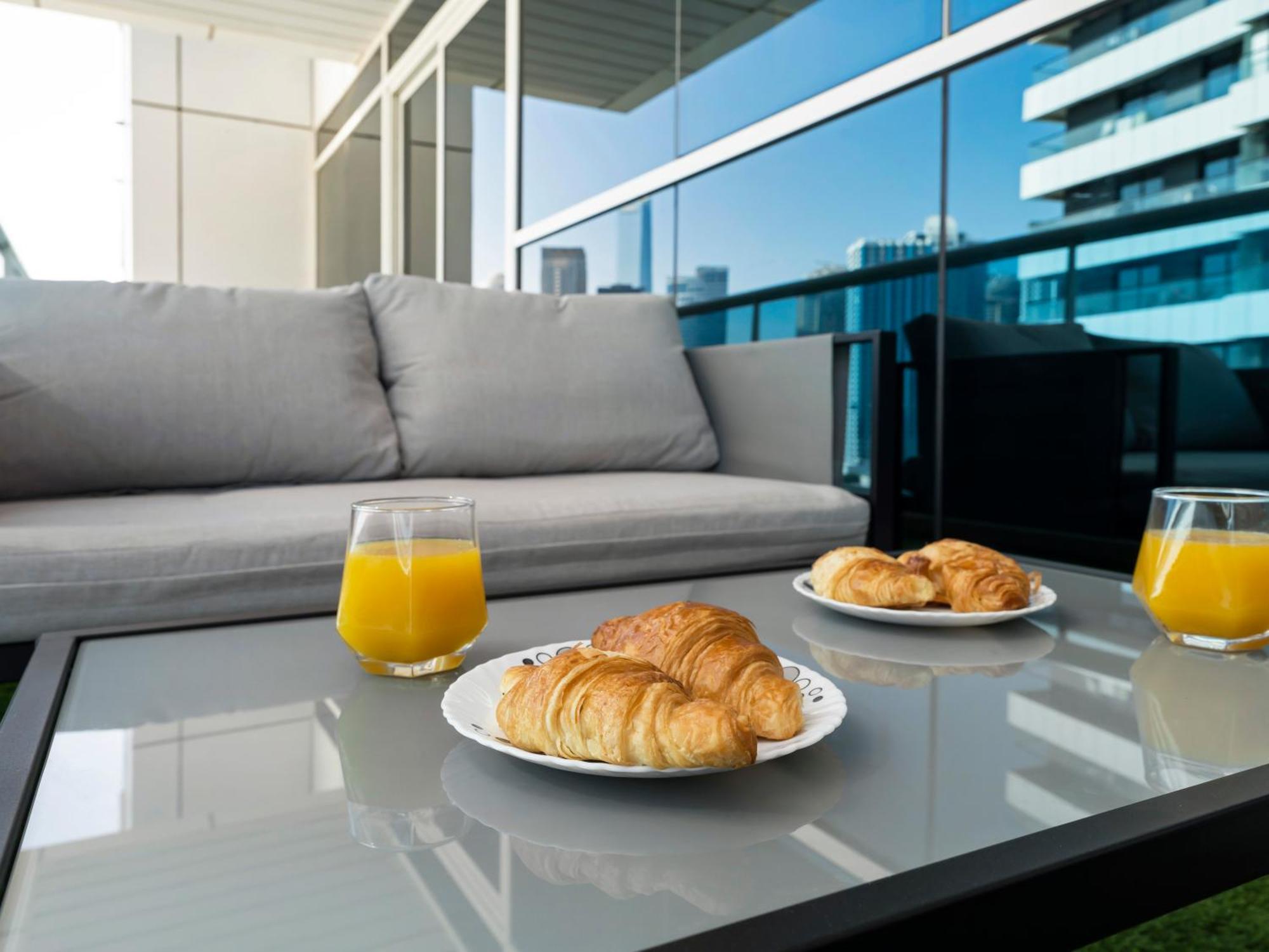 Apartment Spacious Near Metro & In Marina Dubai