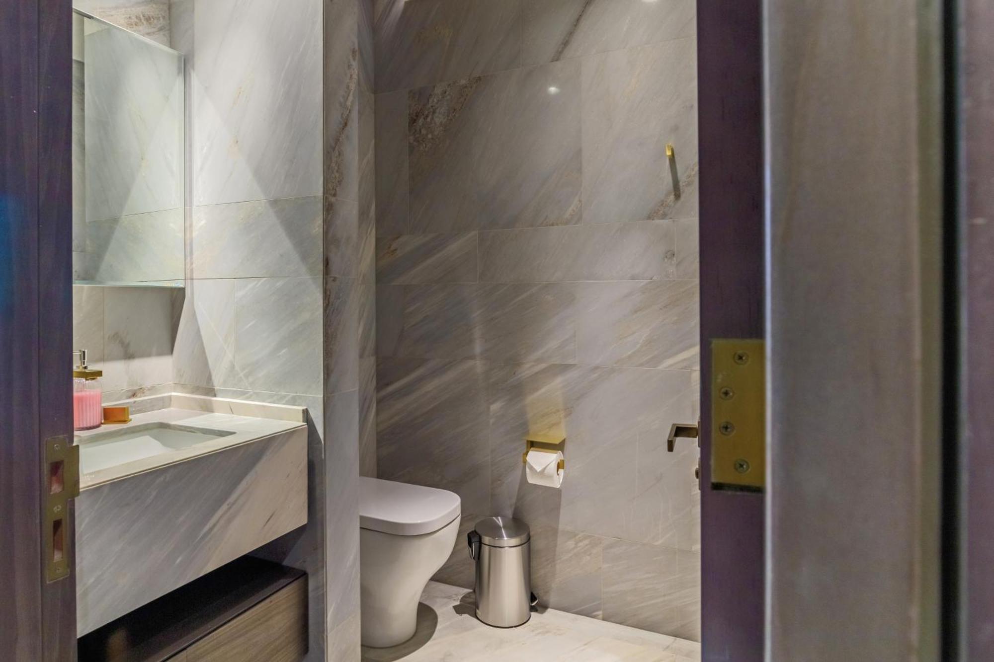 Luxury 3bdr Apartment, Pool & Access * Dubai