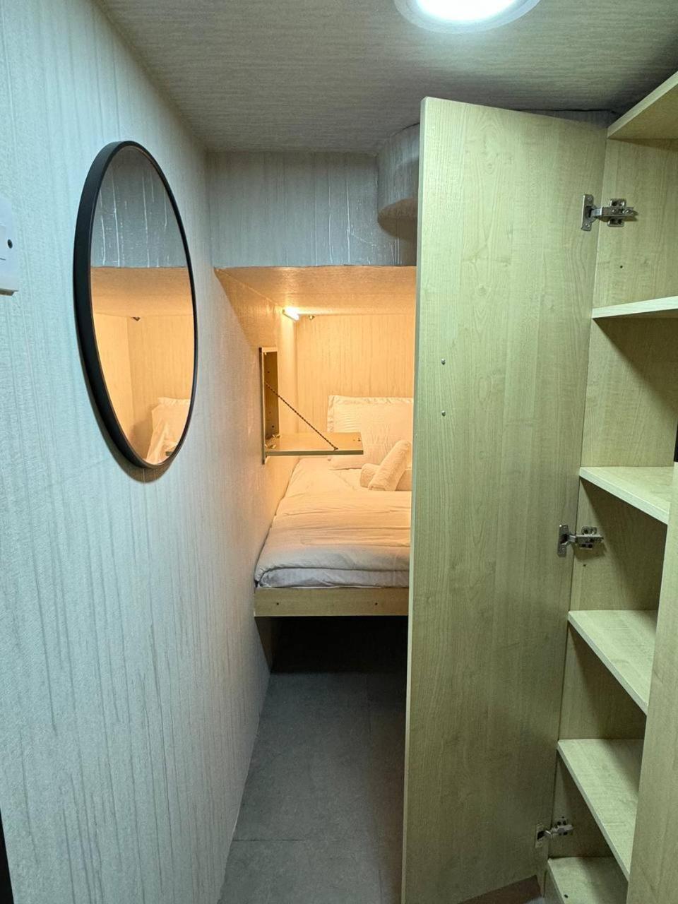 Capsule In Business Bay Near Downtown Hotel cápsula Dubai