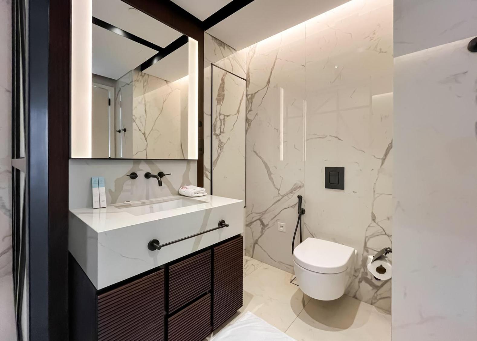 Livbnb - Live In The Sky With Sea And View * Dubai
