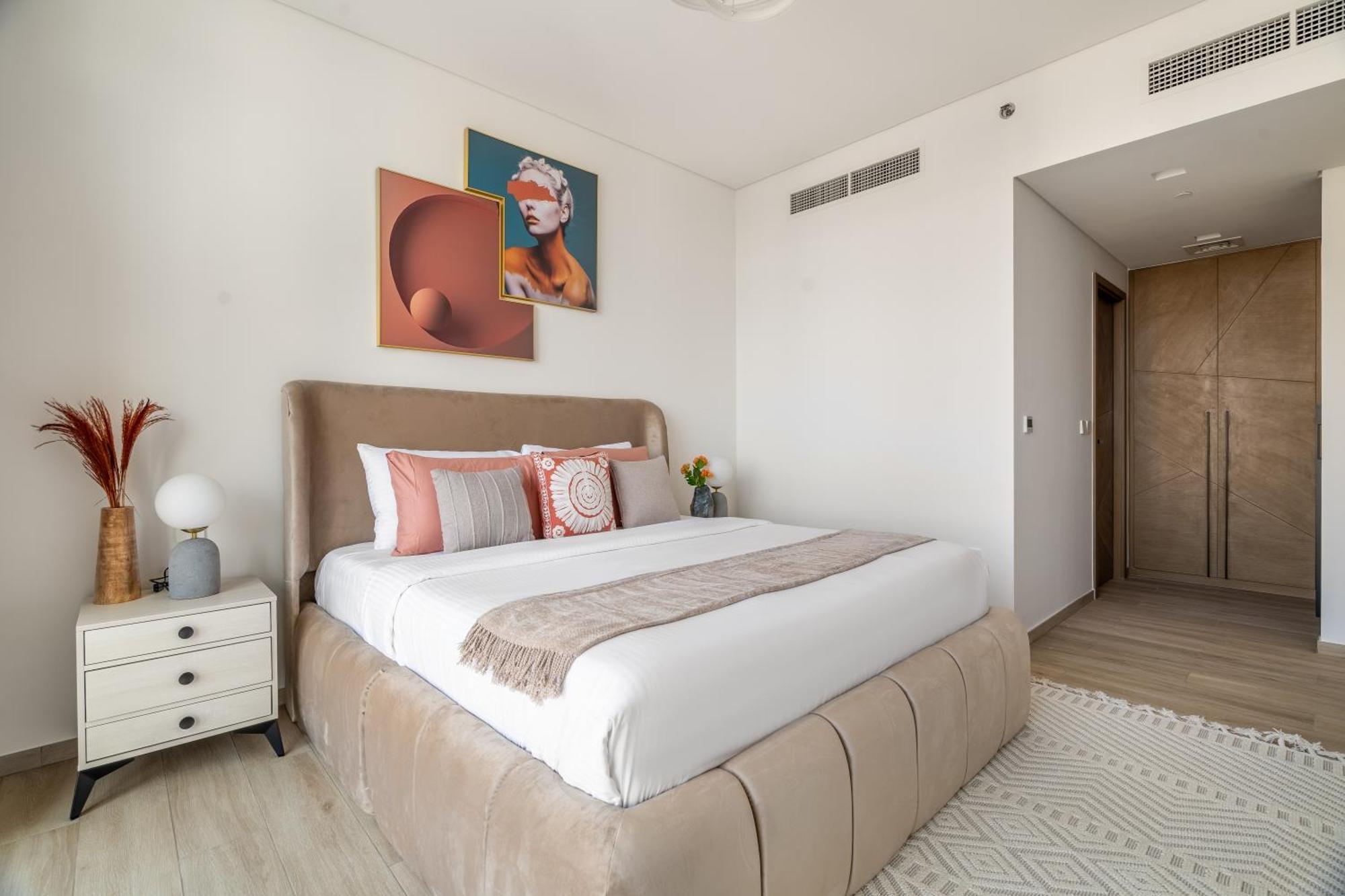 Luxury 2br Flat In Palace Apartment *