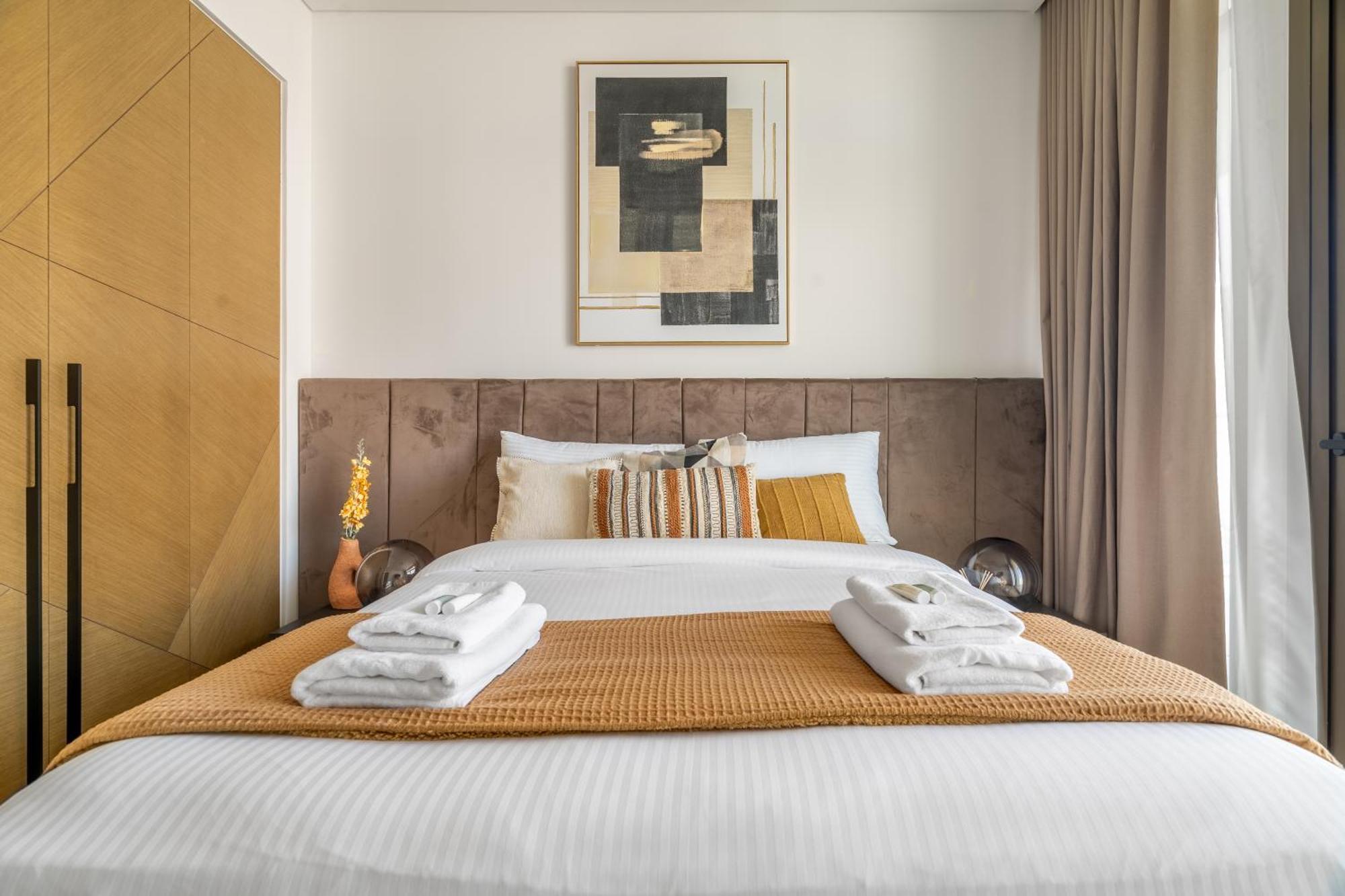Luxury 2br Flat In Palace Apartment