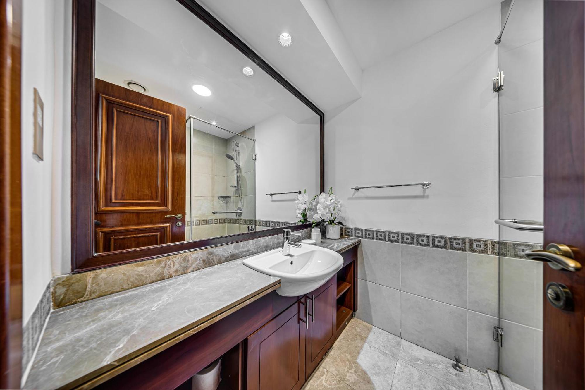 Spacious Family On The Palm Apartment Dubai