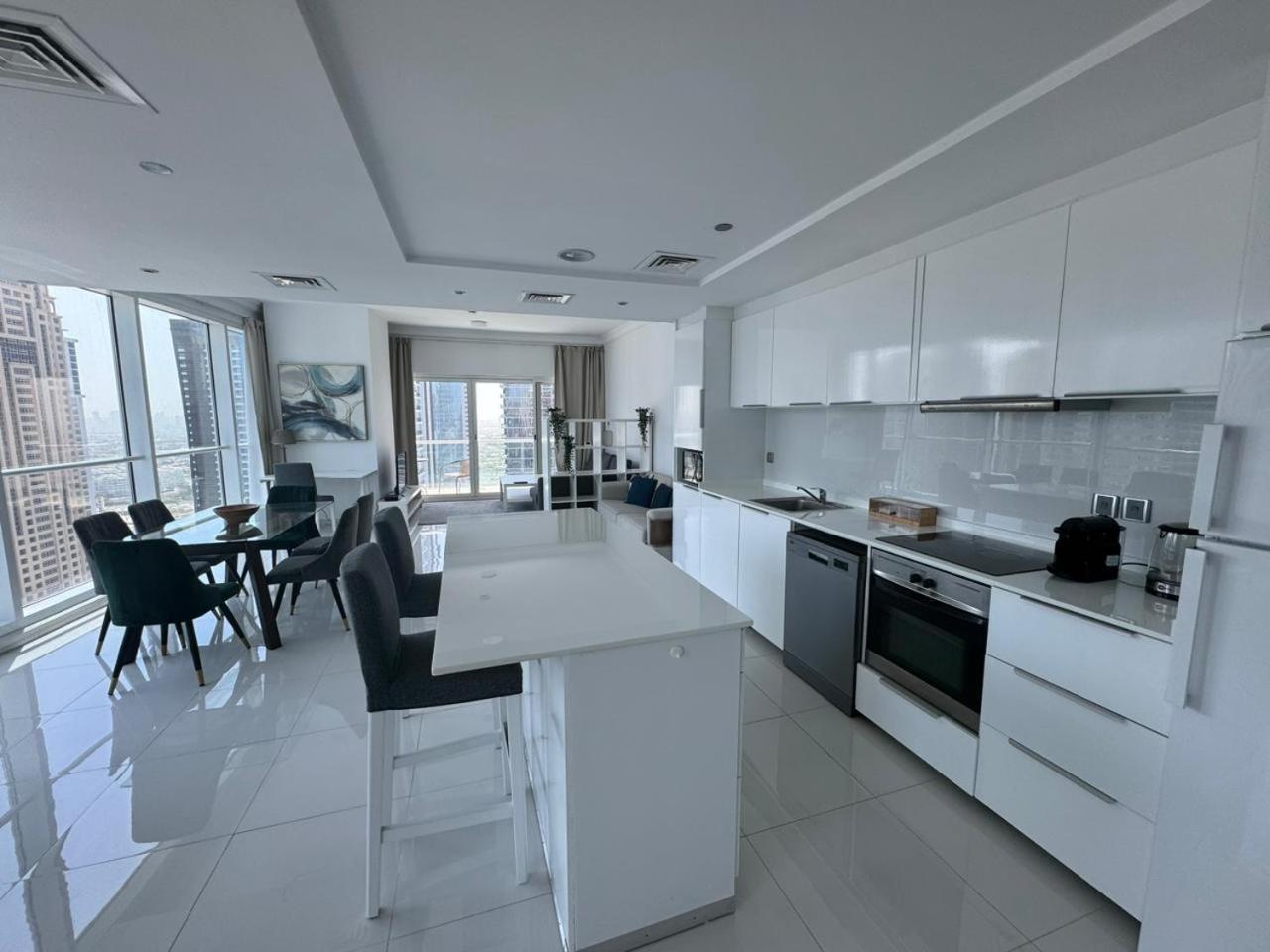 One Bedroom With Pool & Gym Near Marina Daire Dubai