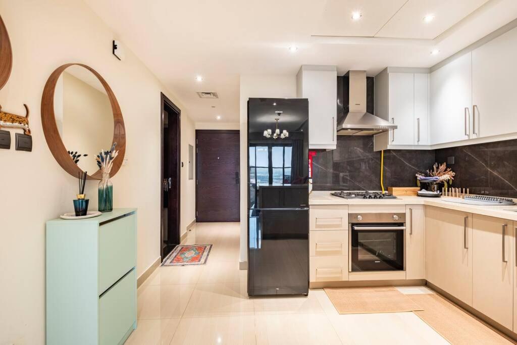 Spacious 1 Bed Huge Balcony Downtown Burj Khalifa Apartment *