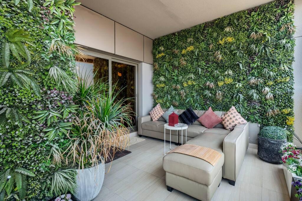 Spacious 1 Bed Huge Balcony Downtown Burj Khalifa Apartment *