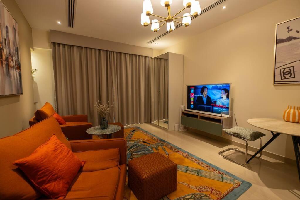 Spacious 1 Bed Huge Balcony Downtown Burj Khalifa Apartment
