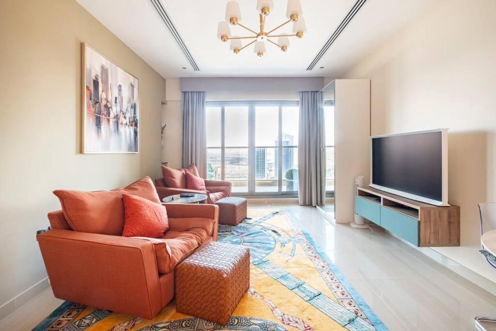 Spacious 1 Bed Huge Balcony Downtown Burj Khalifa Apartment Dubai
