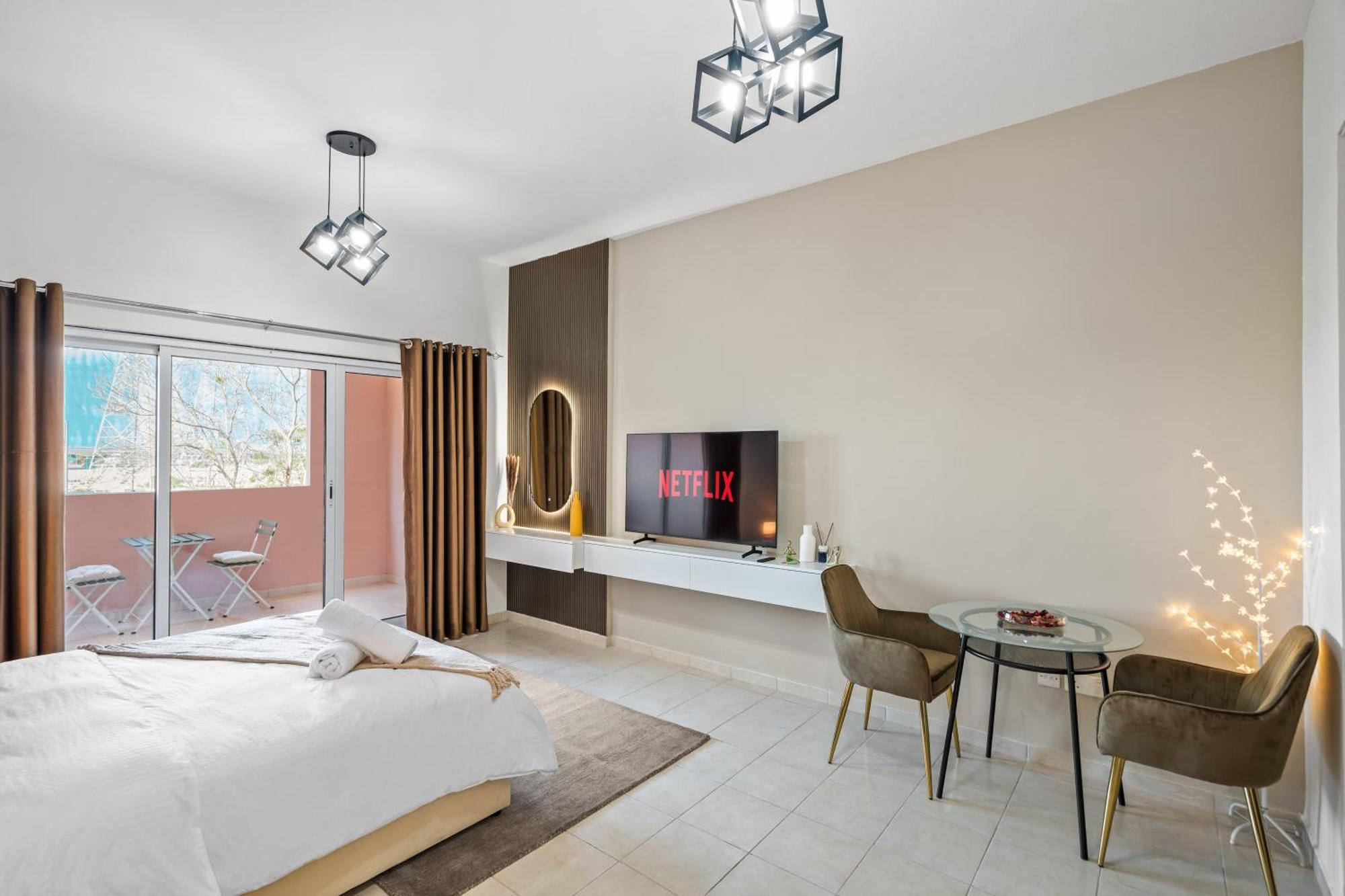 Chic Near Discovery Gardens Attractions Dubai