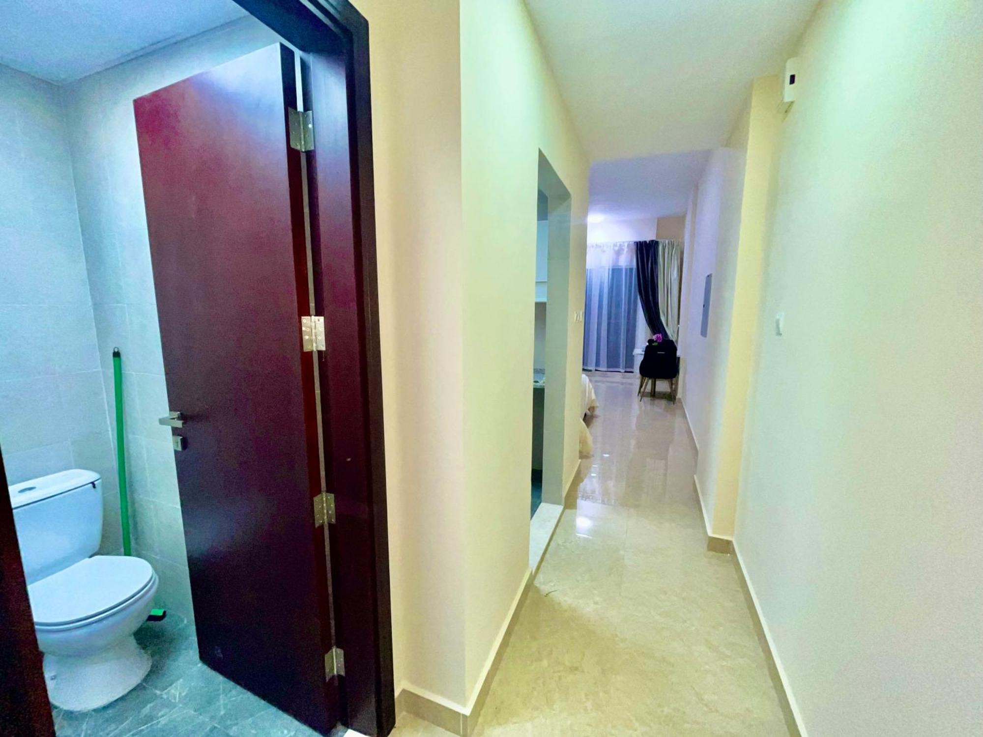 Executive In Al Karama *