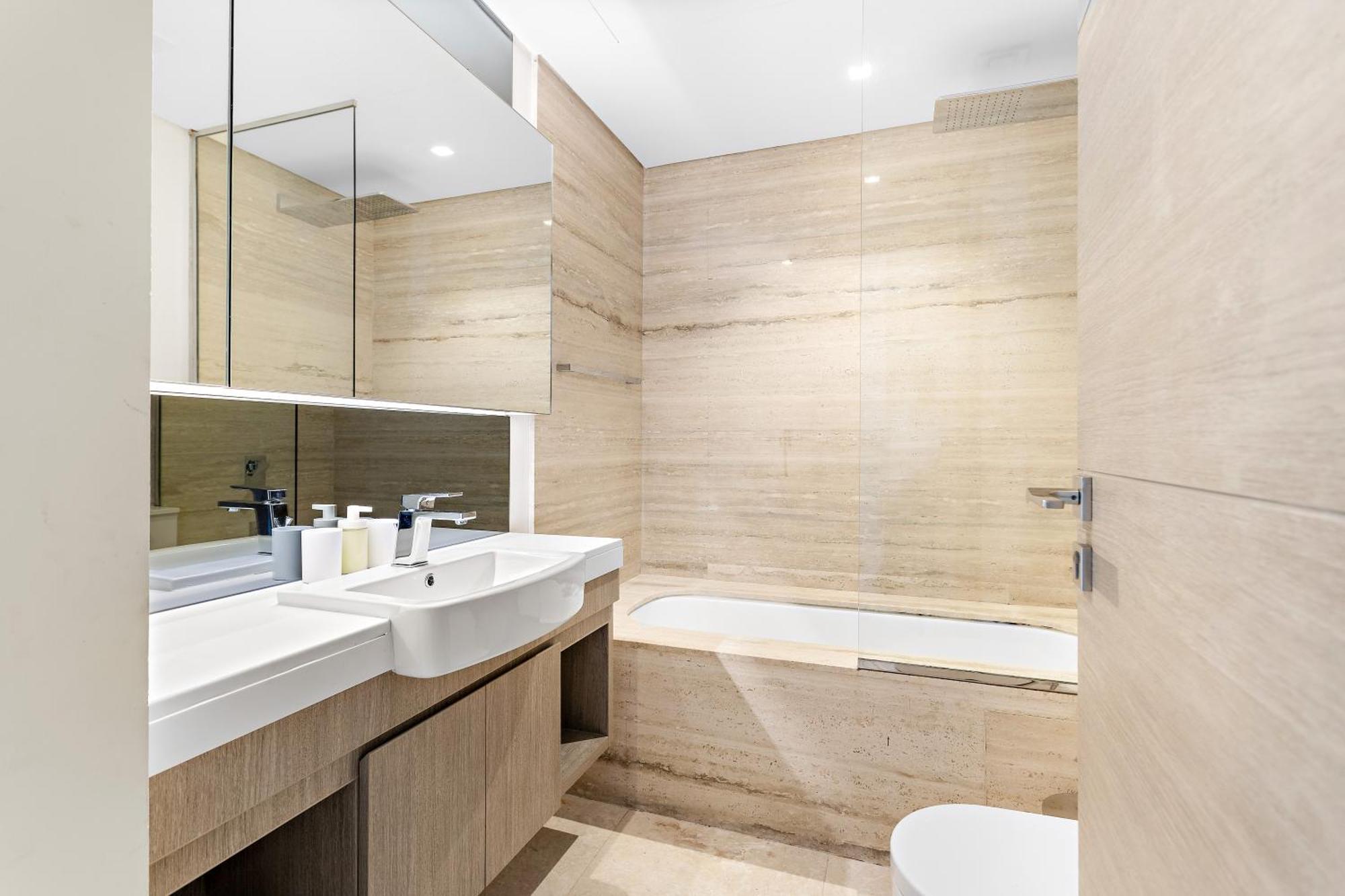Modern In Sterling East * Dubai
